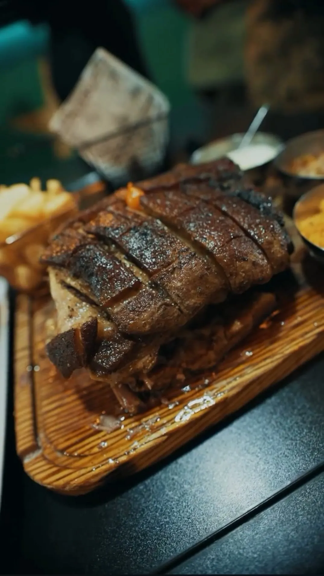 Conteúdo gastronómico Sol Brasil com pratos e ambiente